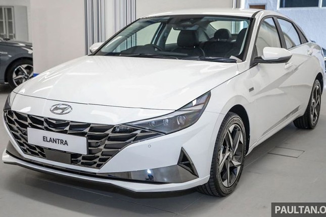 Chi tiet Hyundai Elantra 2021 thiet ke hoan toan moi