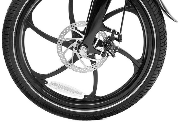 Xe dap dien Ducati danh cho tre em co gia hon 1 chiec xe may-Hinh-5