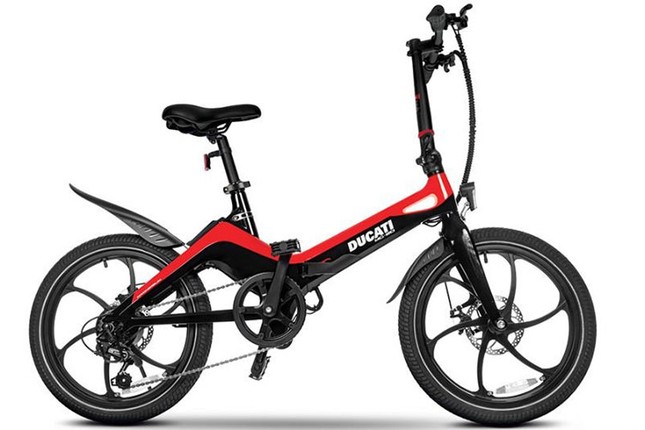 Xe dap dien Ducati danh cho tre em co gia hon 1 chiec xe may