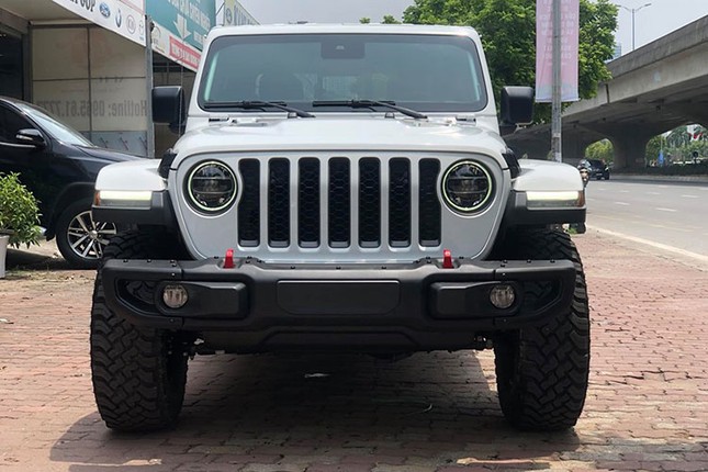 Ca si Ly Hai chi 4 ty tau Jeep Gladiator Rubicon-Hinh-8