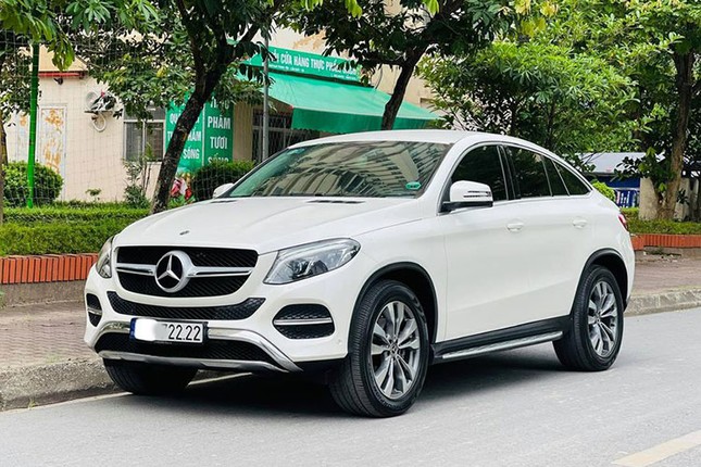 Mercedes bien tu quy gia hon 3,6 ty dong o Binh Duong