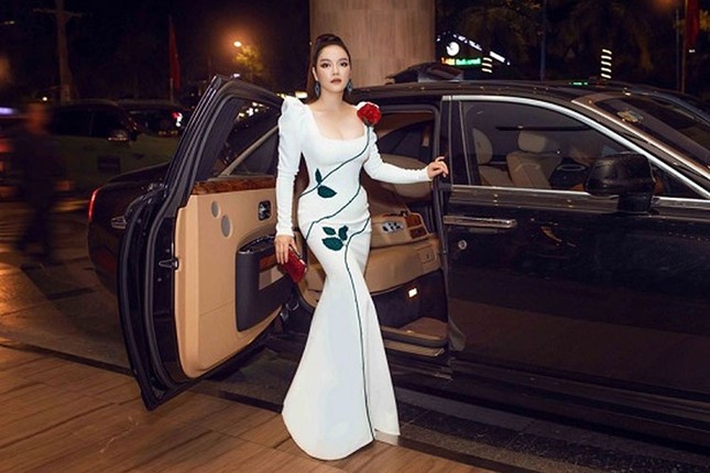 Rolls-Royce tien ty cua Ly Nha Ky va dai gia Nguyen Phuong Hang-Hinh-3