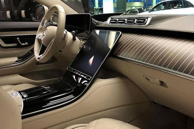 Xe sang Mercedes-Maybach S580 dep khong ti vet co gia hon 15 ty-Hinh-6