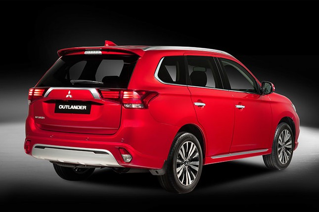 Chi tiet Mitsubishi Outlander 2022 co gia tu 825 trieu dong-Hinh-3