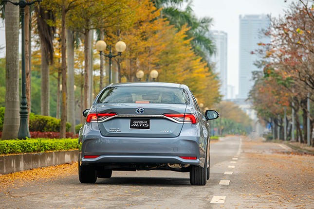 Chi tiet Toyota Corolla Altis 2022 co gia tu 719 trieu dong-Hinh-4