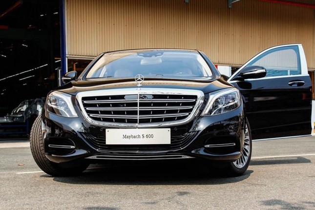 Can canh Mercedes-Maybach S600 hon 15 ty chuyen cho Hoa hau Giang My-Hinh-9