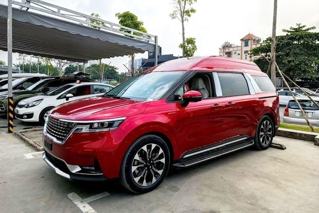 Ben trong chiec Kia Carnival Royal 2022 phien bang hang sang gan 2,4 ty dong-Hinh-10