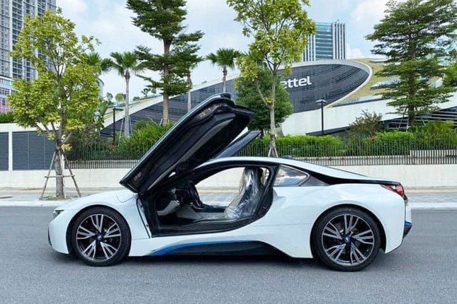 Can canh xe sieu sang BMW i8 chi 3,7 ty tai Ha thanh-Hinh-2