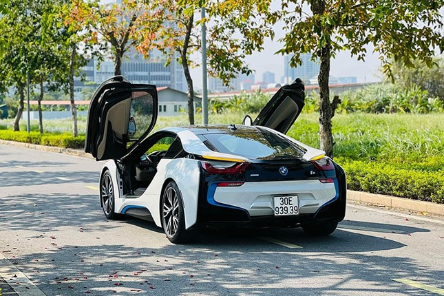 Can canh xe sieu sang BMW i8 chi 3,7 ty tai Ha thanh-Hinh-4