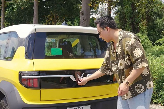 Tran Thanh chia se trai nghiem VinFast VF3 hon 300 trieu-Hinh-4