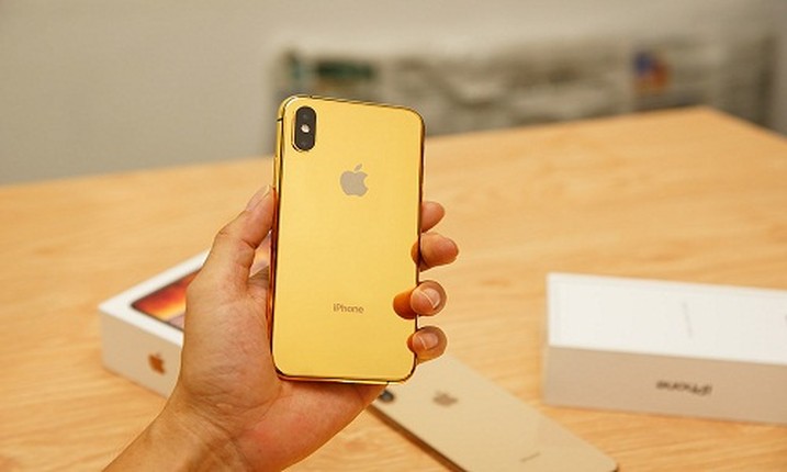 Tren tay iPhone XS ma vang hon 50 trieu dong tai Viet Nam