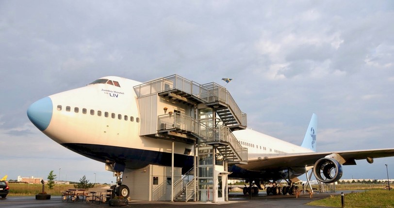 Bien may bay Boeing 747 thanh khach san dep mien che