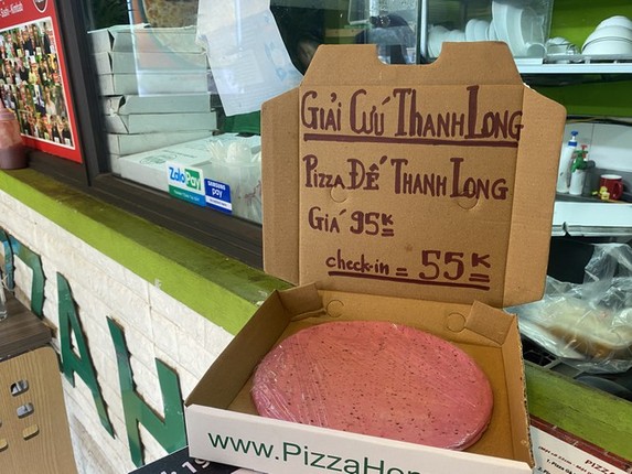 Bun dua hau, pizza, banh mi thanh long... bien the tu nong san 'giai cuu'-Hinh-8