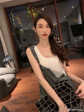 Do kha nang kiem bon tien cua chan dai ngoai tinh voi Chu tich Taobao-Hinh-7