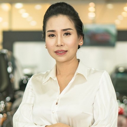 Nu dai gia Viet choi sieu xe khien canh may rau choang ngop-Hinh-5