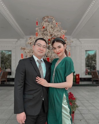 Can canh biet thu dat vang cua nguoi dep Lan Khue va chong dai gia-Hinh-2