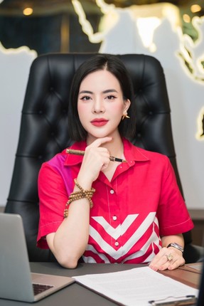 Ba nu dai gia Viet chi hang chuc ty tau xe khung la ai?-Hinh-2