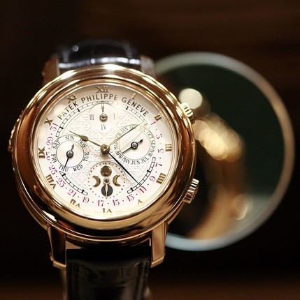 Che tac thu cong, san xuat han che khien dong ho Patek Philippe dat bac nhat the gioi-Hinh-2