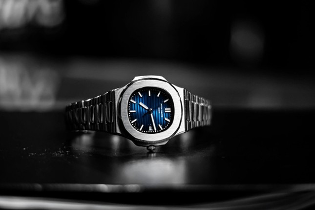 Che tac thu cong, san xuat han che khien dong ho Patek Philippe dat bac nhat the gioi-Hinh-4