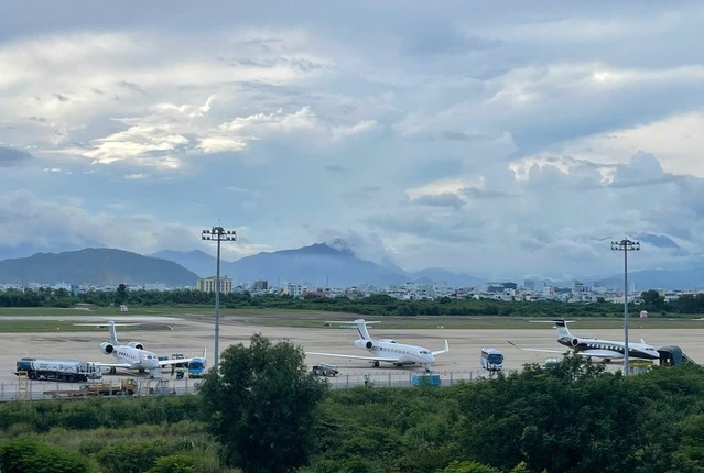 Chiem nguong chuyen co hang sang vua do bo san bay Da Nang-Hinh-11