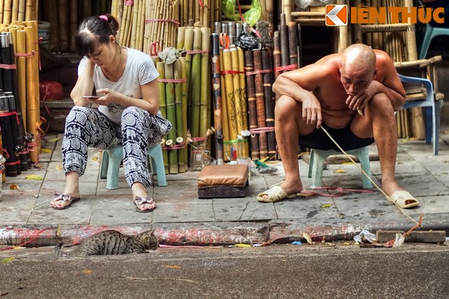 Canh tuong choang ngop con pho doc nhat o Ha Noi-Hinh-24