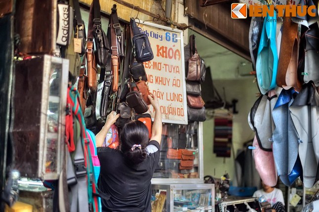 Pho Ha Trung noi tieng Ha Noi co nhung bi mat lich su nao?-Hinh-11