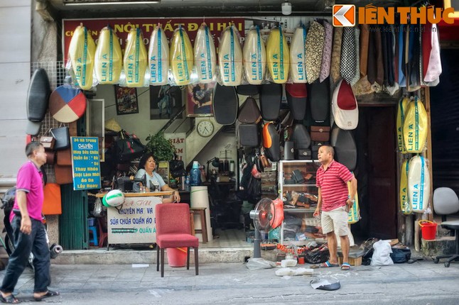 Pho Ha Trung noi tieng Ha Noi co nhung bi mat lich su nao?-Hinh-13