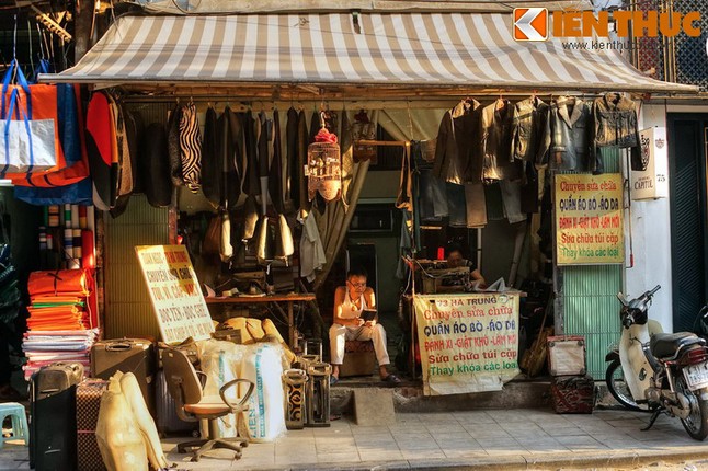 Pho Ha Trung noi tieng Ha Noi co nhung bi mat lich su nao?-Hinh-16