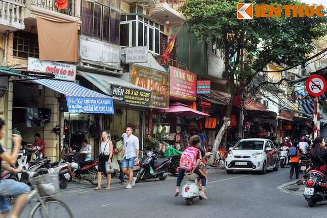 Pho Ha Trung noi tieng Ha Noi co nhung bi mat lich su nao?-Hinh-8