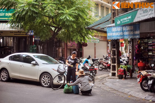 Tiet lo “soc” ve con pho ngheo kho nhat Ha Noi xua-Hinh-4