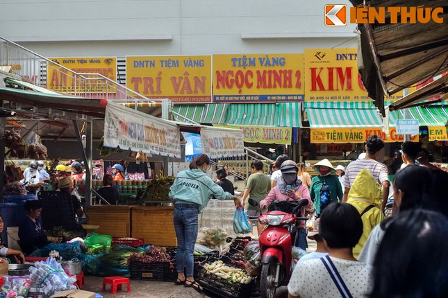 Thuong ngoan 1 vong trong khu cho Phan Thiet hon 300 tuoi-Hinh-3