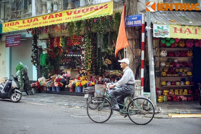 Con pho mang ten mon an 'nhay nhua' o Ha Noi xua gio ra sao?