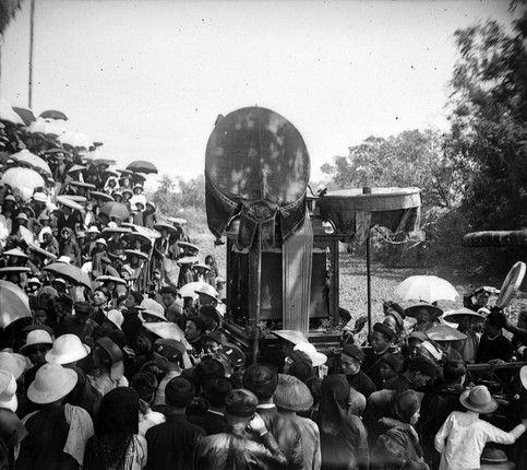 Nhung hinh anh dac sac ve le hoi den Voi Phuc nam 1928-Hinh-17