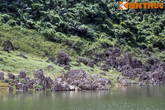 Ngat ngay canh sac than tien cua ho thuy dien Hoa Binh-Hinh-12