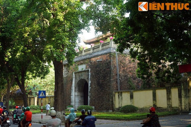 Kham pha den tho 2 vi Tong doc da tuan tiet tai Ha Noi