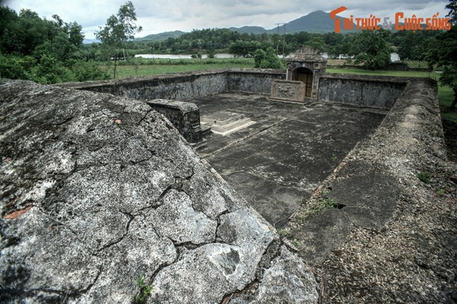 Lang mo phu than vua Gia Long va nhung giai thoai-Hinh-8