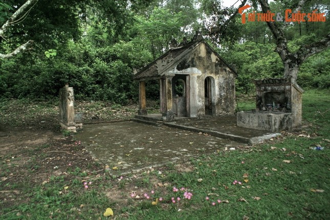 Lang mo phu than vua Gia Long va nhung giai thoai-Hinh-9