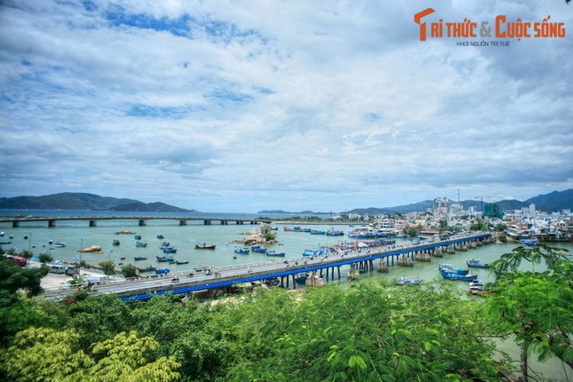 Me man ngam buc tranh phong canh tuyet dep cua Nha Trang-Hinh-2