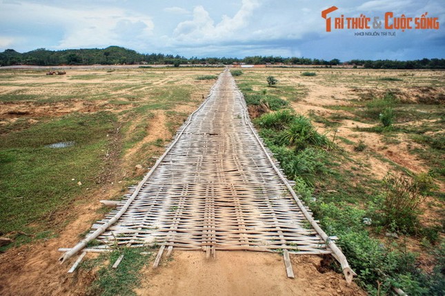 Thot tim khi di qua cay cau tre dai 600m-Hinh-14