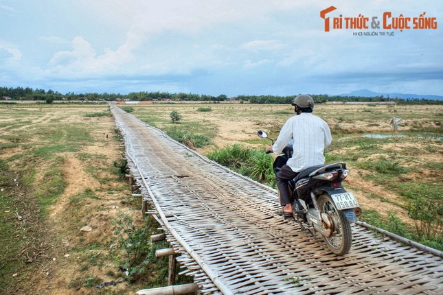 Thot tim khi di qua cay cau tre dai 600m-Hinh-2