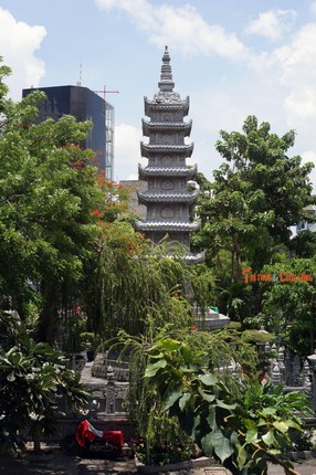 Nhung dieu thu vi it biet ve ngoi chua noi tieng nhat TP HCM-Hinh-5