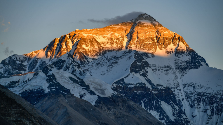 Vi sao nui Everest khong ngung cao len?-Hinh-3