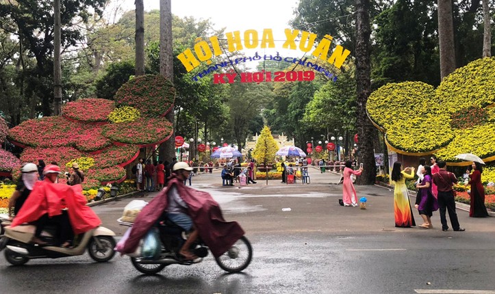 Duong pho Sai Gon vang ve ngay dau nghi Tet Ky Hoi-Hinh-11