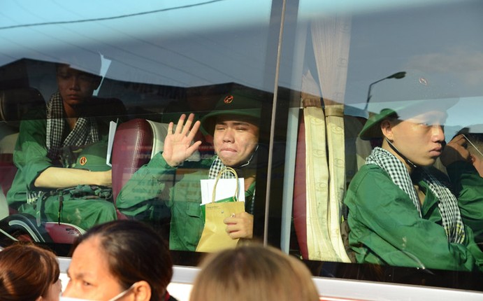 Buon vui kho noi thanh loi trong ngay tien tan binh nhap ngu-Hinh-12