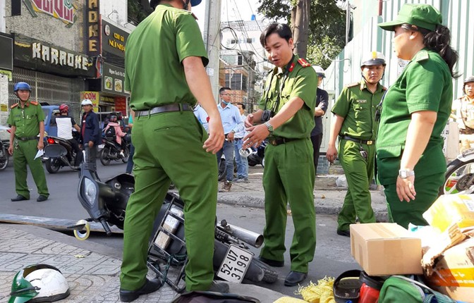 Tam van cong trinh cao oc Etown 5 roi trung nguoi di duong-Hinh-4