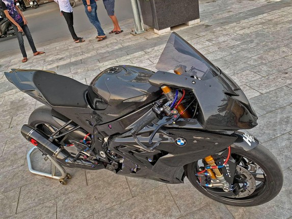 'Ca map' BMW S1000RR voi goi do hon 2 ty cua biker mien Tay-Hinh-11