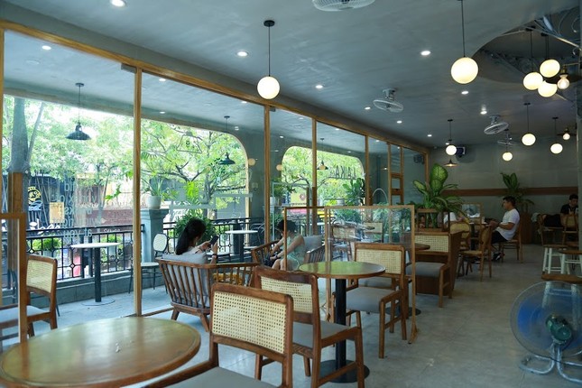 Cafe sang chanh len ngoi ngay Ha Noi noi long gian cach-Hinh-7