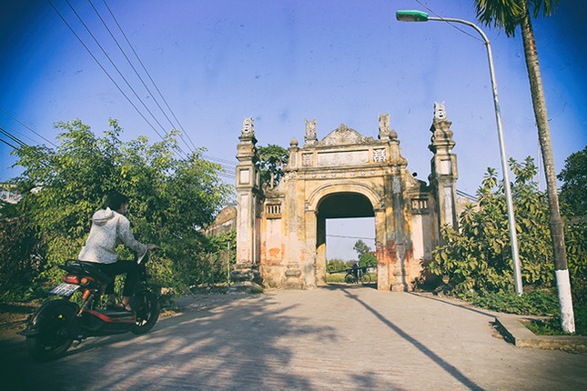 Ngo ngang ngam ngoi lang dep nhu co tich ngay gan Ha Noi-Hinh-3