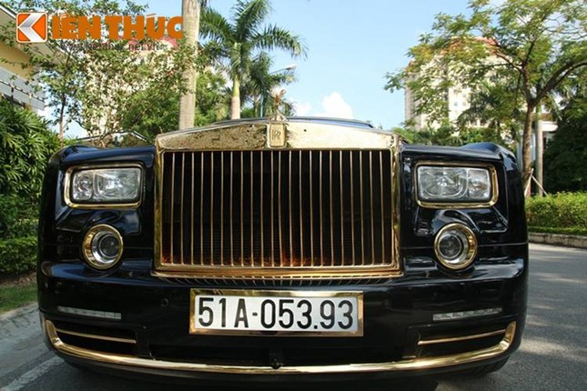 Dan sieu xe Rolls-Royce ma vang bien 