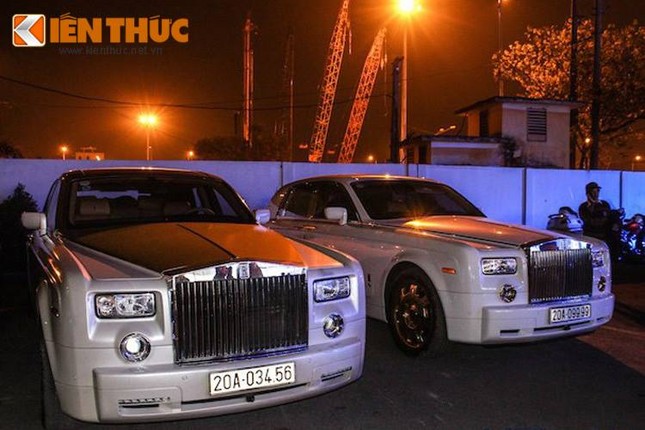 Dan sieu xe Rolls-Royce ma vang bien 